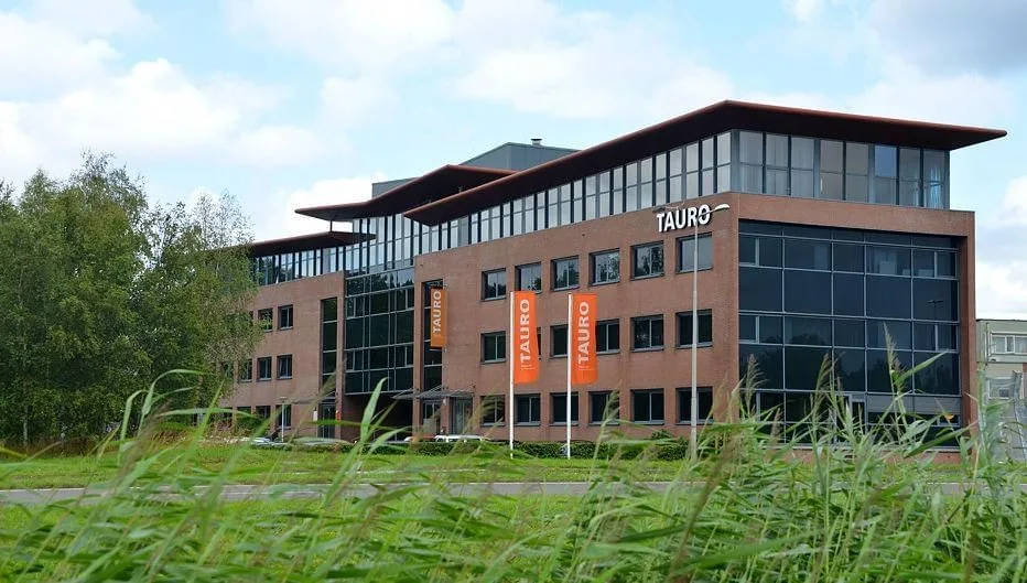 Tauro Delft, Gevel van het gebouw, Delft
