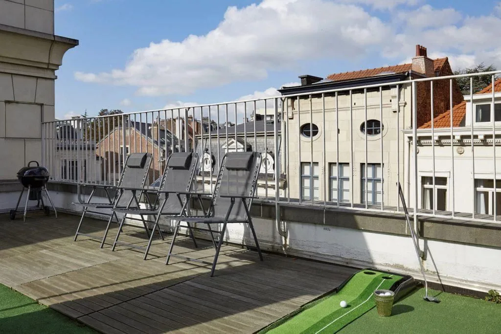 TOPOS Louise, Terrace and outdoor space, Brussels