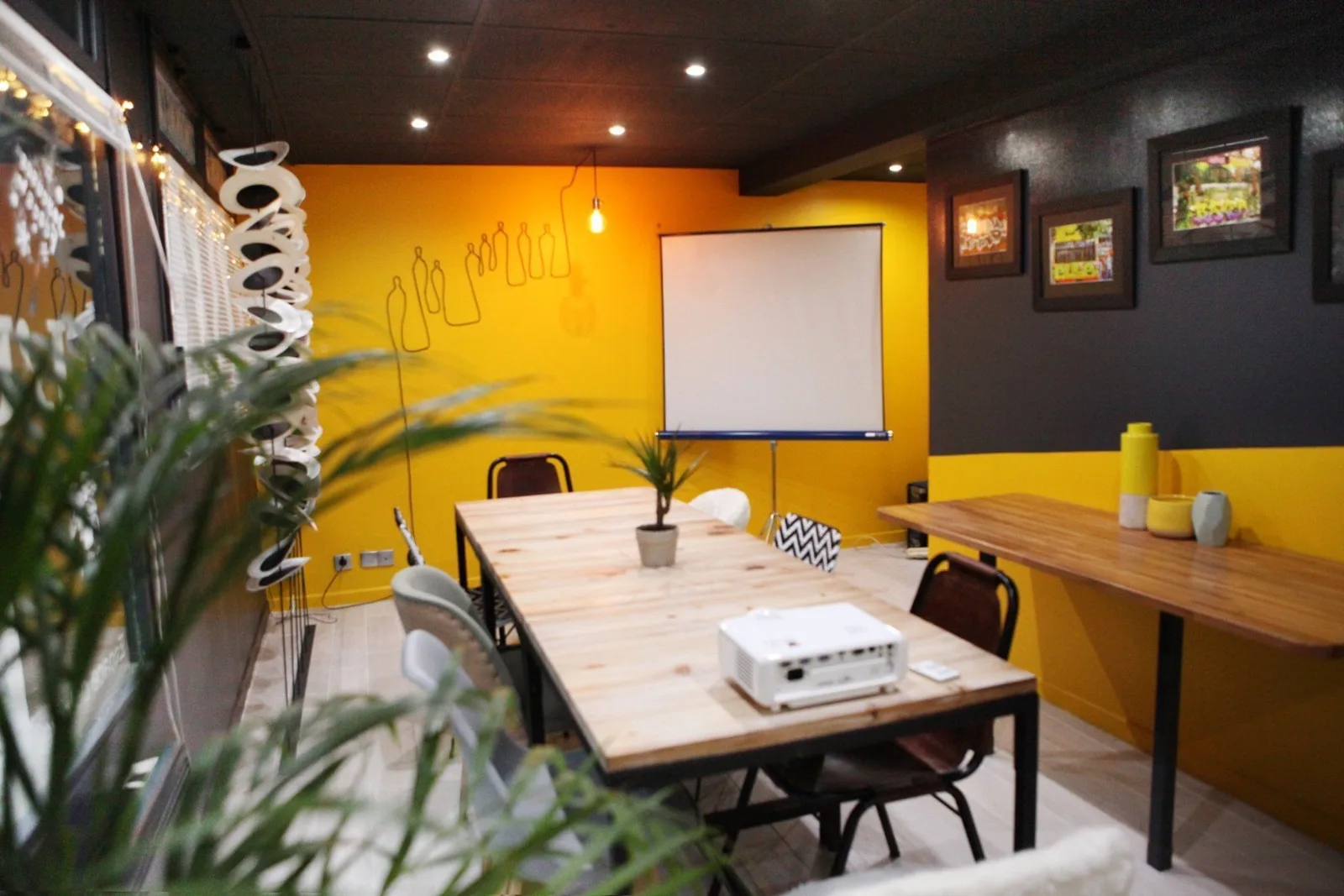 L’Usine Café & Coworking, Meeting room for 6 people, Rouen