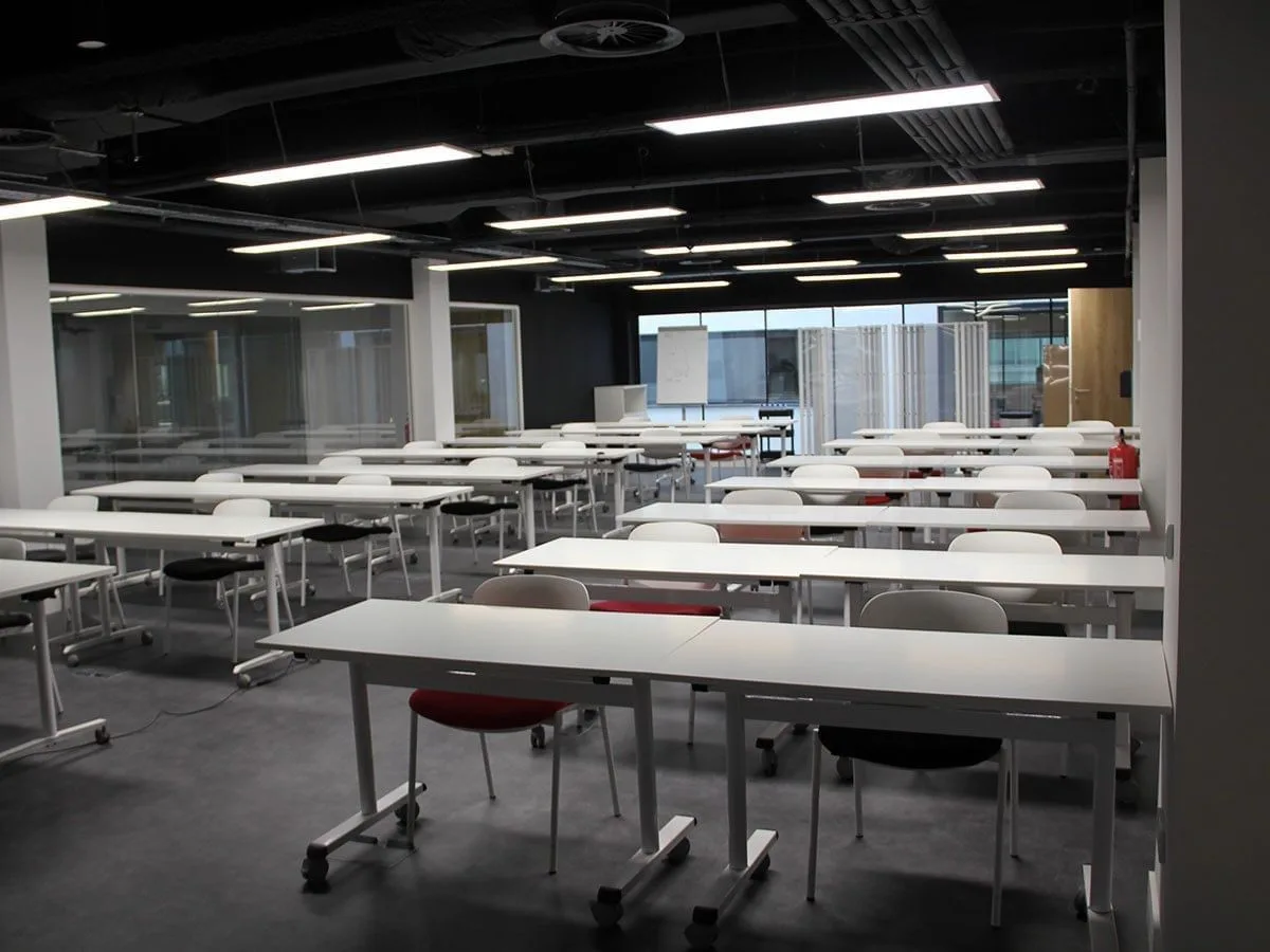 The Valley, Salle de formation, Madrid