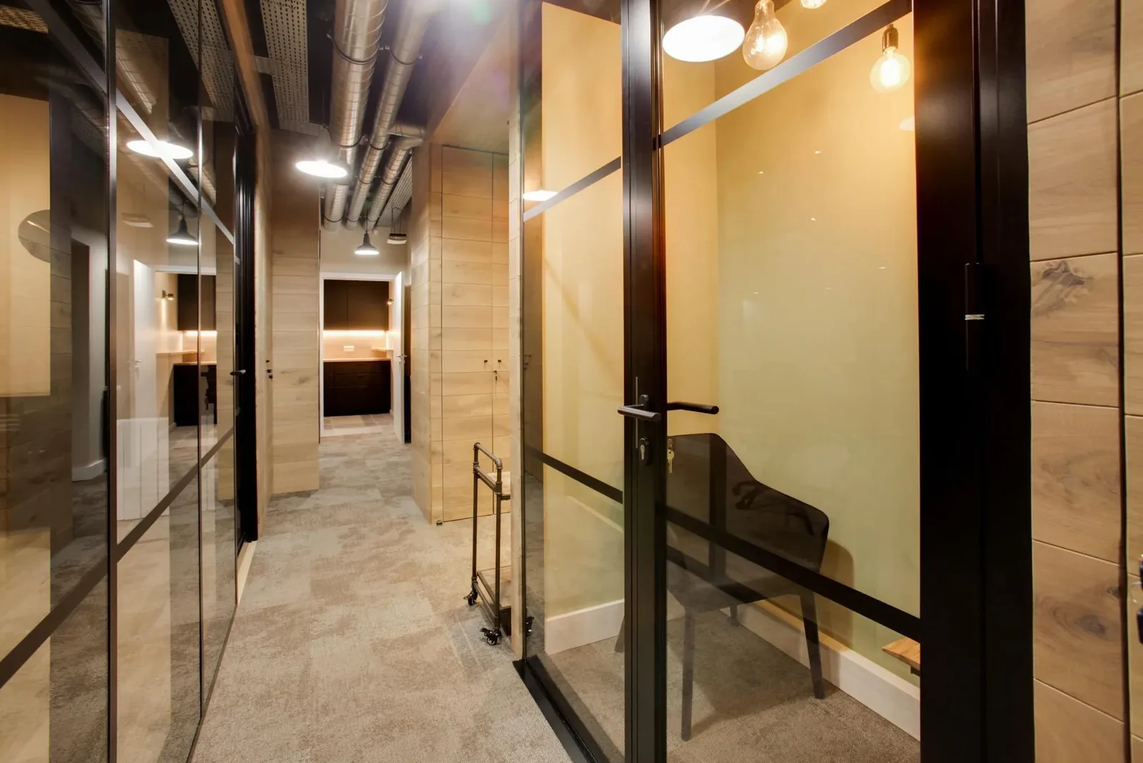 Volum Amsterdam, Cabine acoustique, Paris 8e