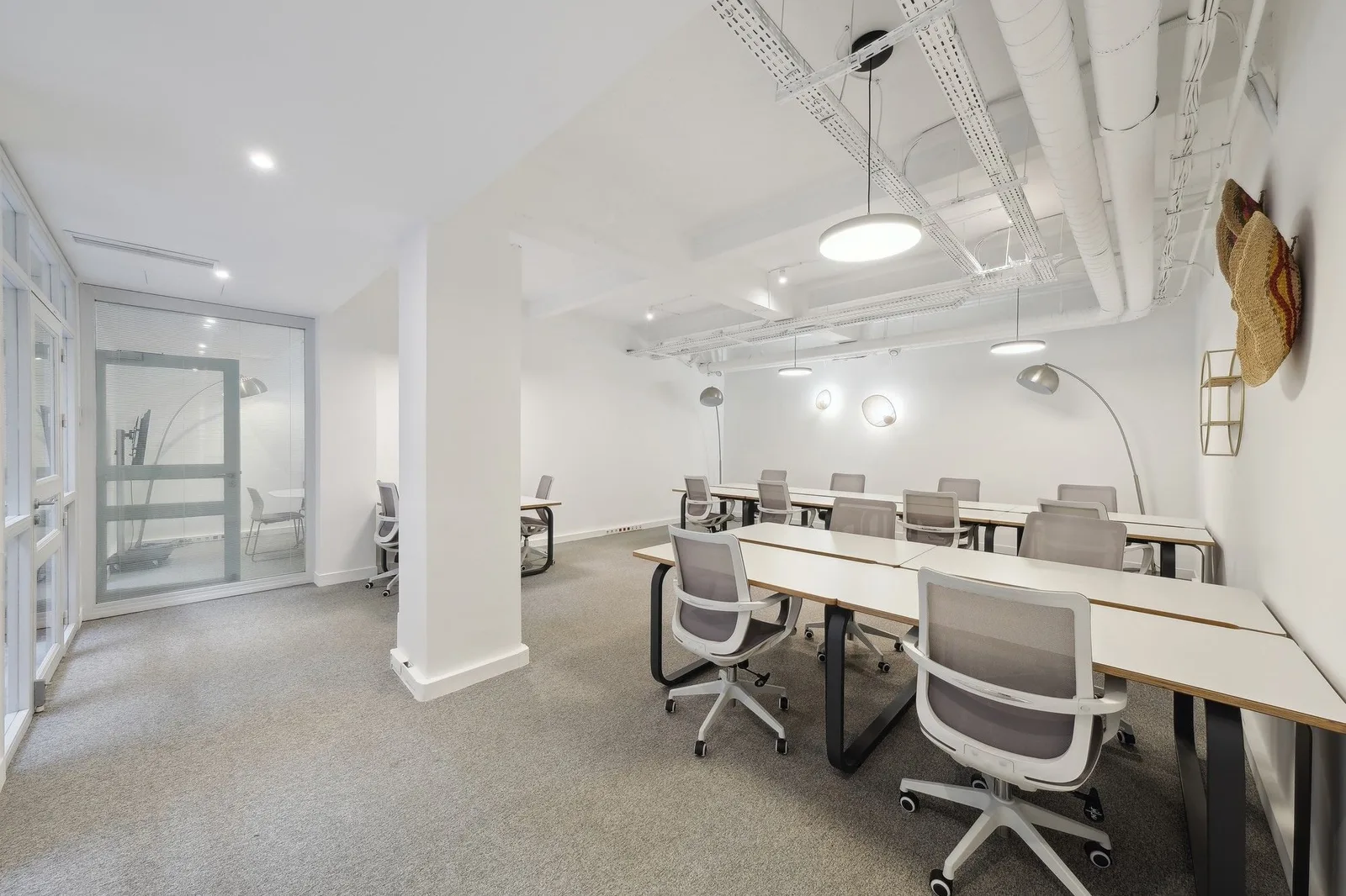 Volum Louis Murat - 36 postes, Open-plan office, Paris 8e