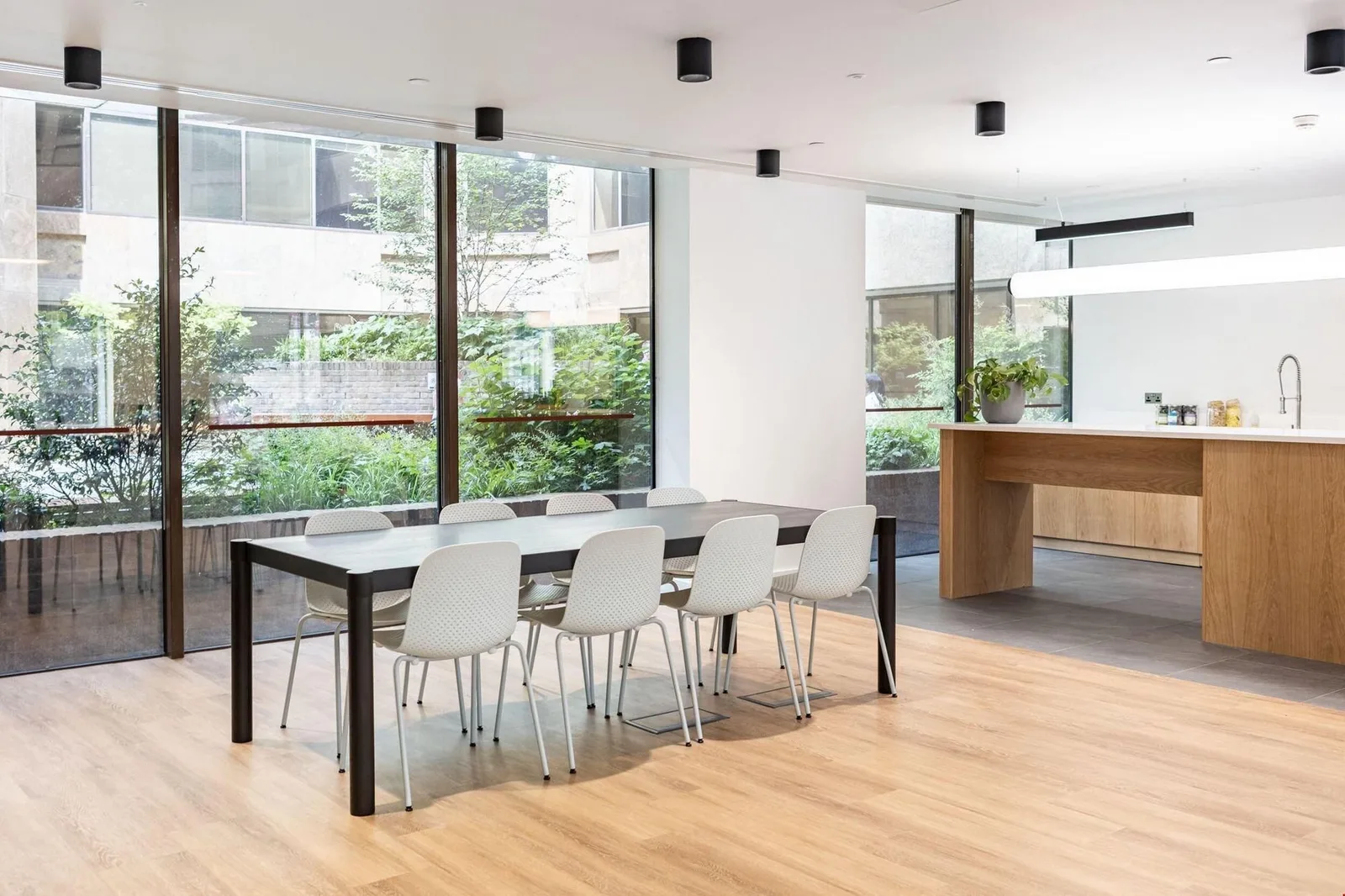 WeWork 6 Devonshire Square, Cafétéria, Londres
