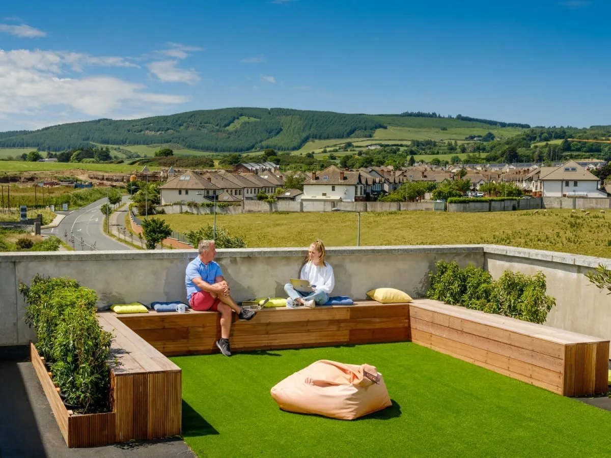 Wicklow HUB, Terrasse et espace extérieur, Newtown Mount Kennedy