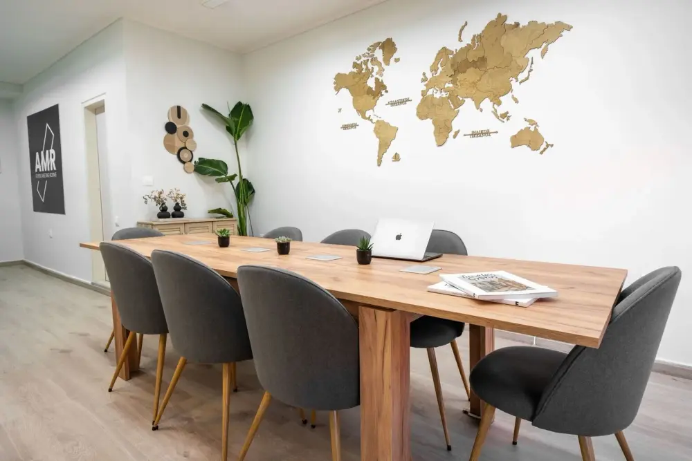 AMR│The Summit Room