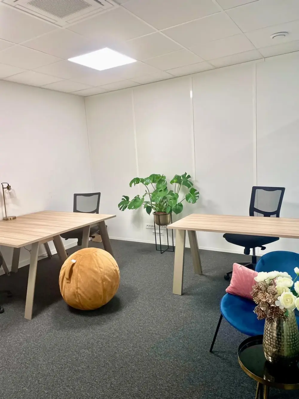 B07- Bureau privatif éco 4 postes — B'Coworker Angers Trélazé