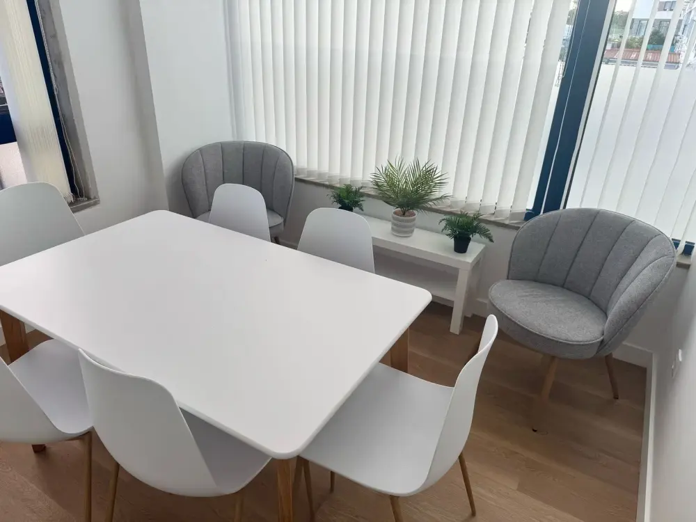 Meeting Room — SXL Bussiness Center