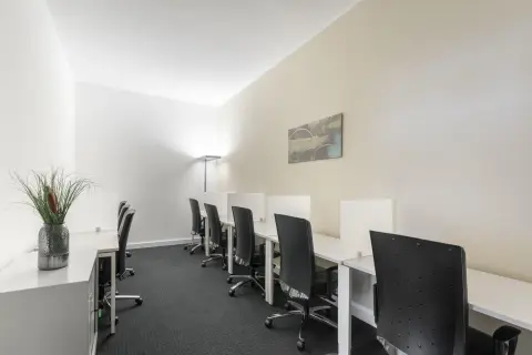 Coworking day pass — Regus BUDAPEST, West End, Budapest