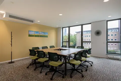 Regus Santiago, Cerro El Plomo, Santiago