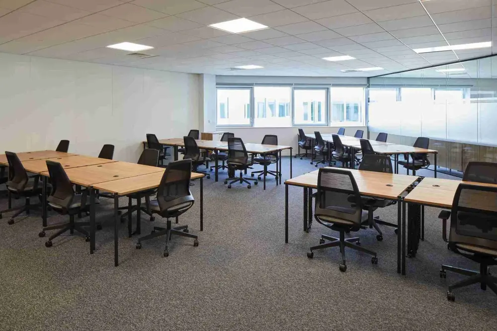 Bureau dédié 10 personnes — Wojo Lille