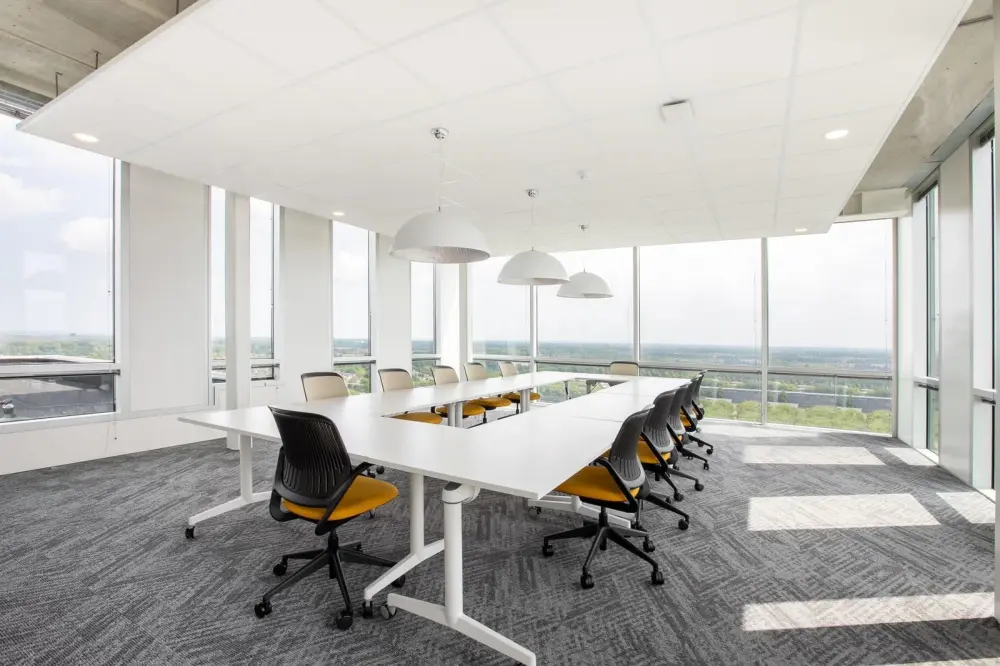 Meeting room Meeting Room — Regus ABU DHABI, Airport Road