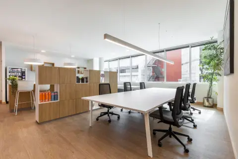 Coworking day pass — Regus Bogota, 99 Trece, Bogotá