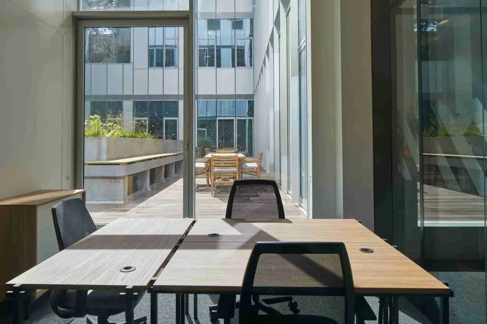 Bureau dédié 4 personnes — Wojo Lille