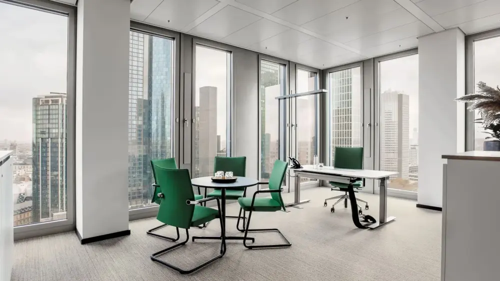 Private office for 5 persons · Contora Office Solutions - Frankfurt Marienturm