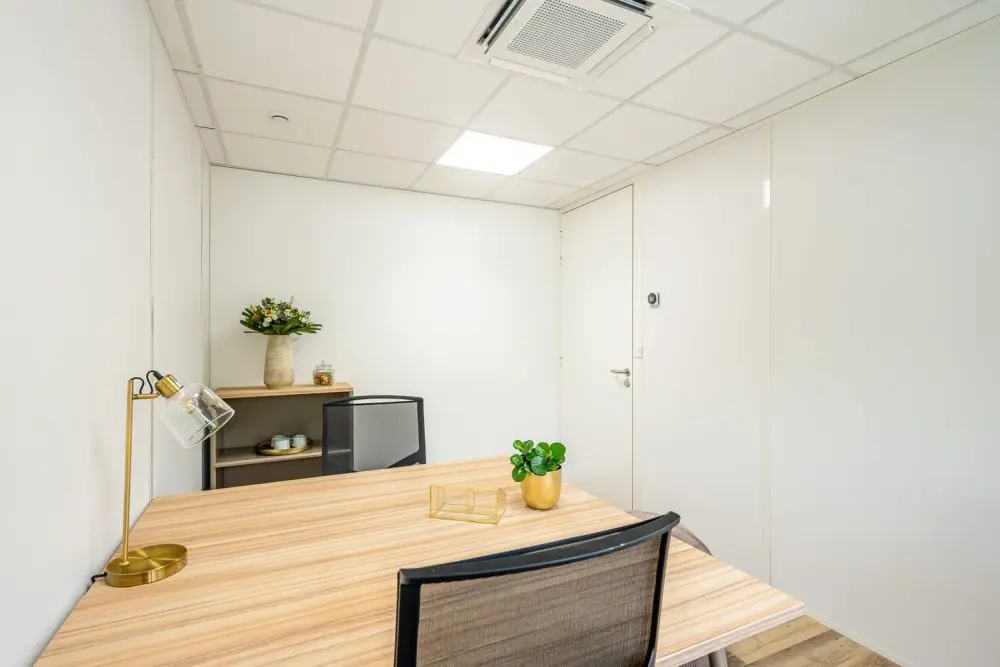 Bureau B16 - 2 postes - Rivière — B'CoWorker Nantes