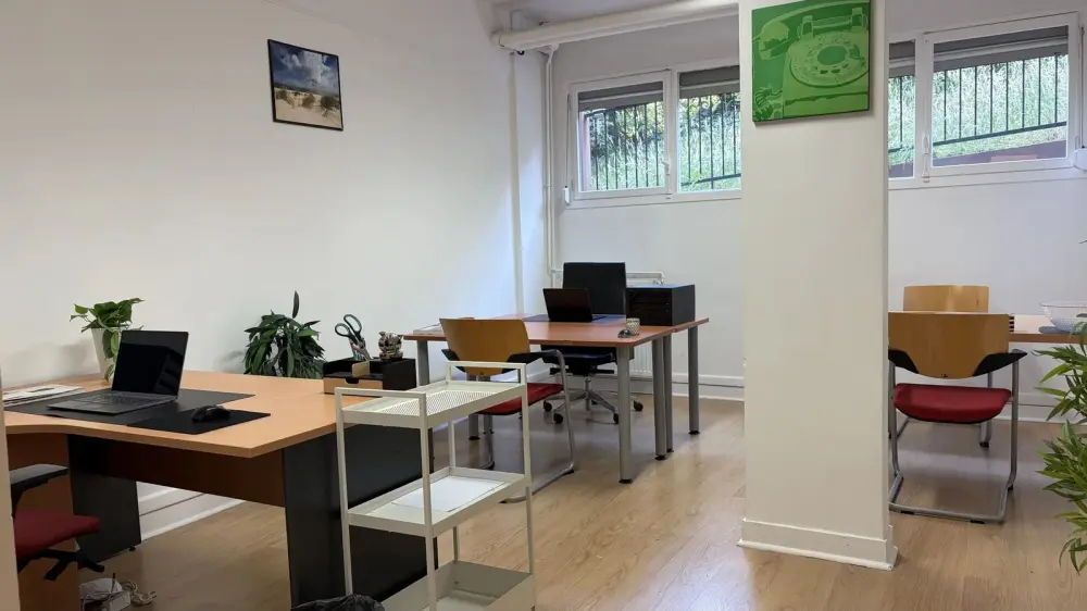 BUREAU PRIVATIF DE 21m² - 21.05 · Facility Center