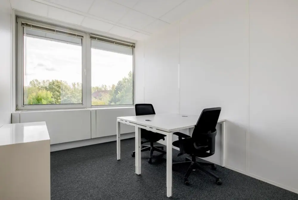 Day office — Basepoint CAMBERLEY, London Road
