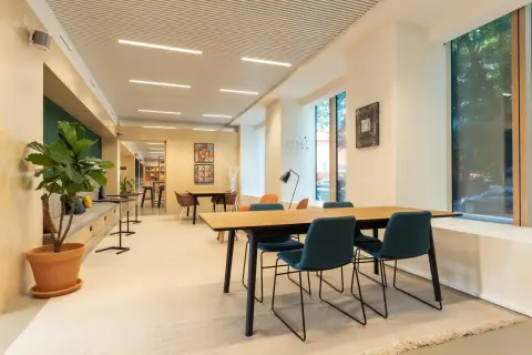 Coworking day pass — Regus MEDELLIN, Parque del Poblado, Medellín