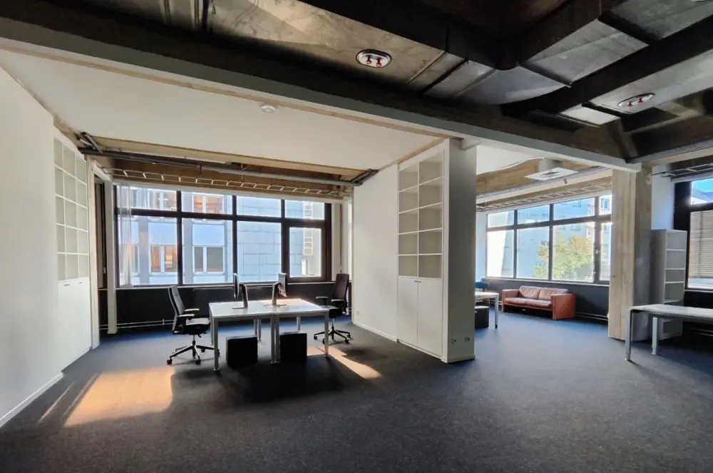 Zhll Business Service Center
