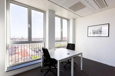 Day office — Regus KOBE, Kokusai Kaikan, Kobe