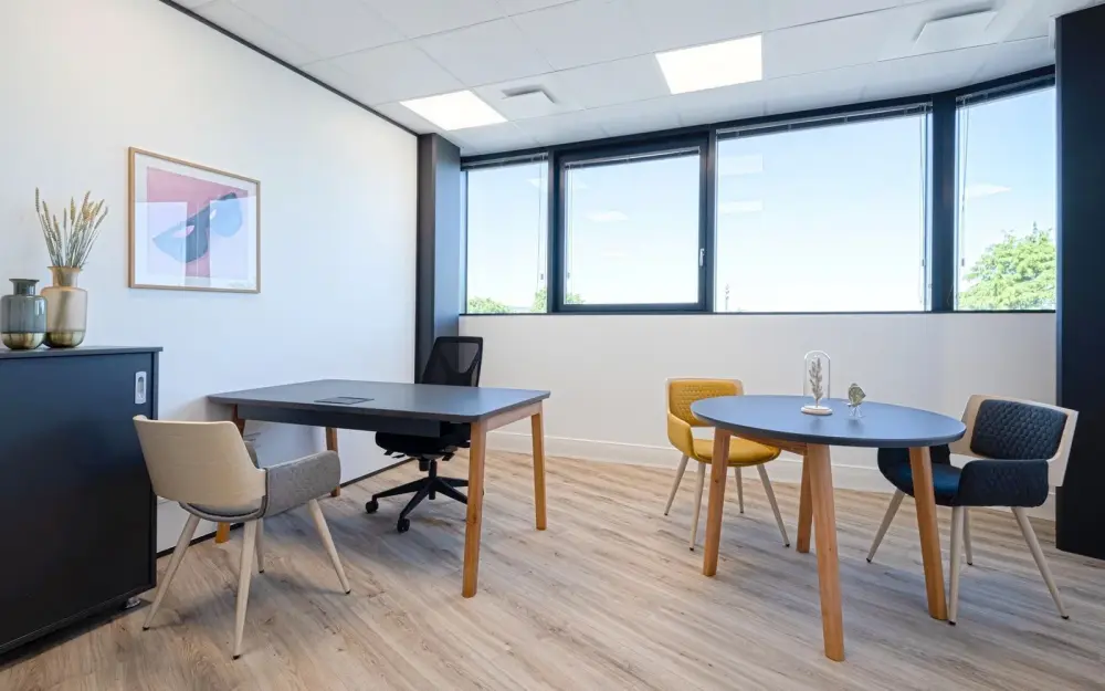 Bureau de passage 1/2 postes — Flex-O Nantes Atlantis
