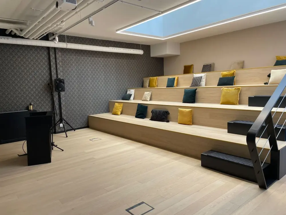 Auditorium - Estrade · The City by Ginkgo