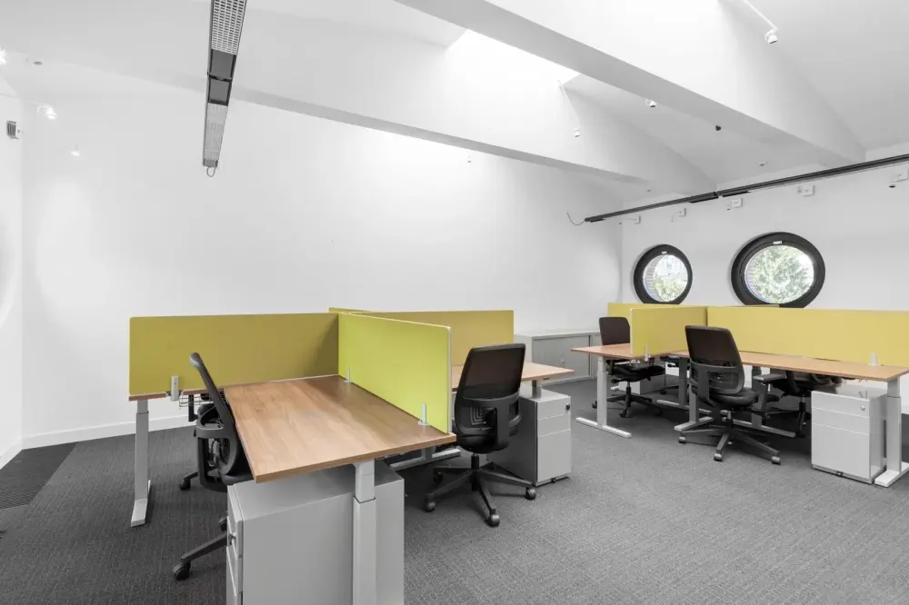 Coworking day pass — Regus MANILA, 8 Rockwell - Makati City