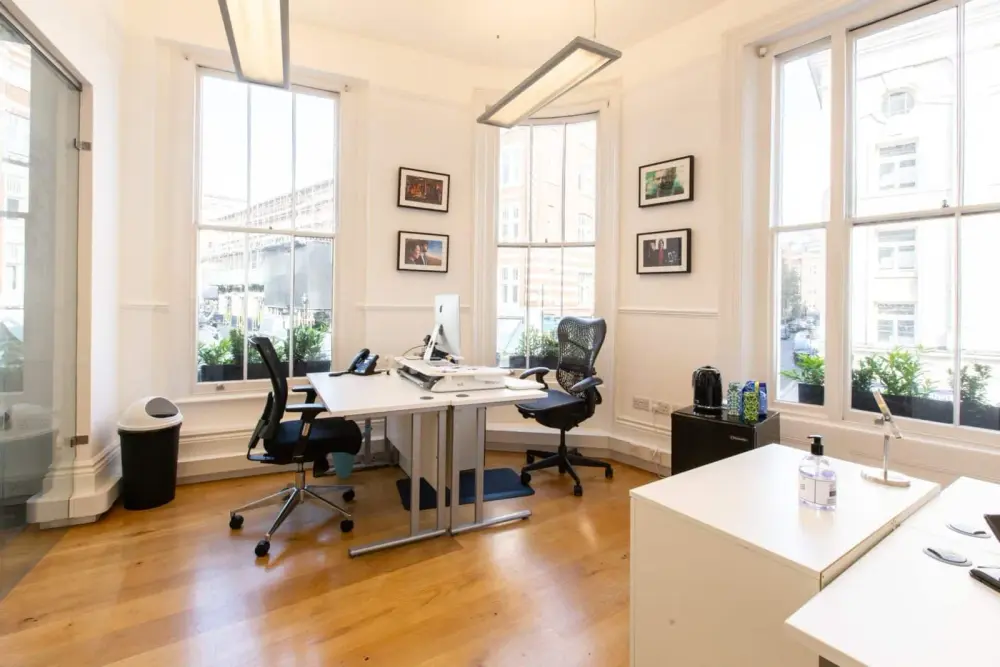 WorkPad Offices - 17 St. Anne's Court W1