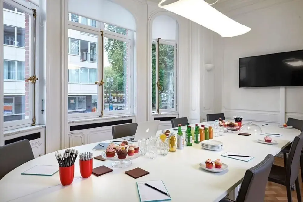 Interoffices Louise