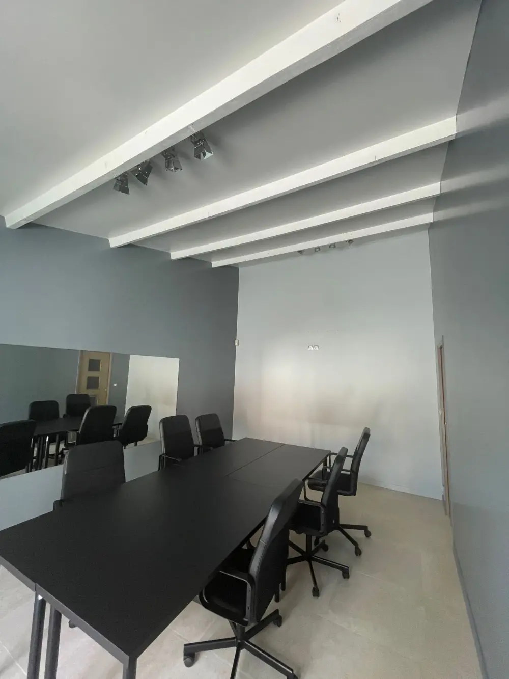 Salle de Réunion 8/10 pax · Innoasis