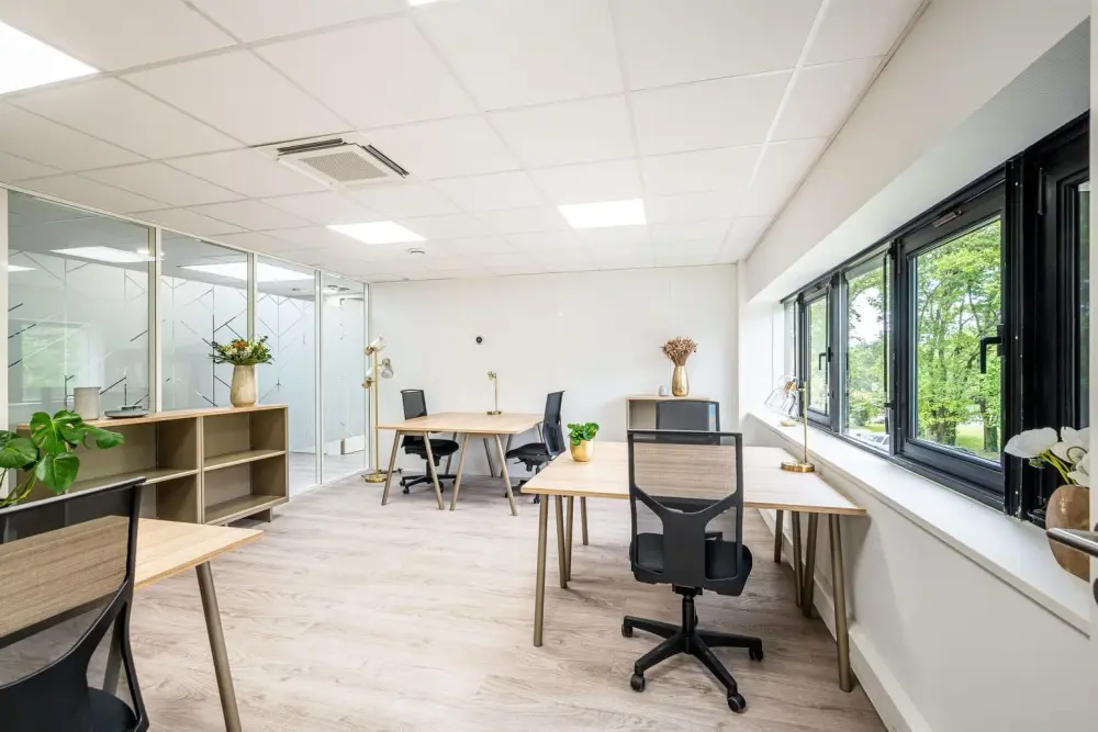 Bureau B4 - 6 postes - Rivière — B'CoWorker Nantes
