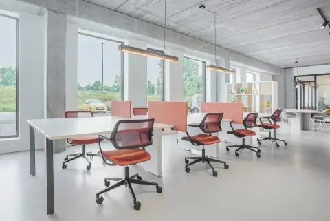 Coworking day pass — Regus MEDELLIN, San Fernando Plaza, Medellín