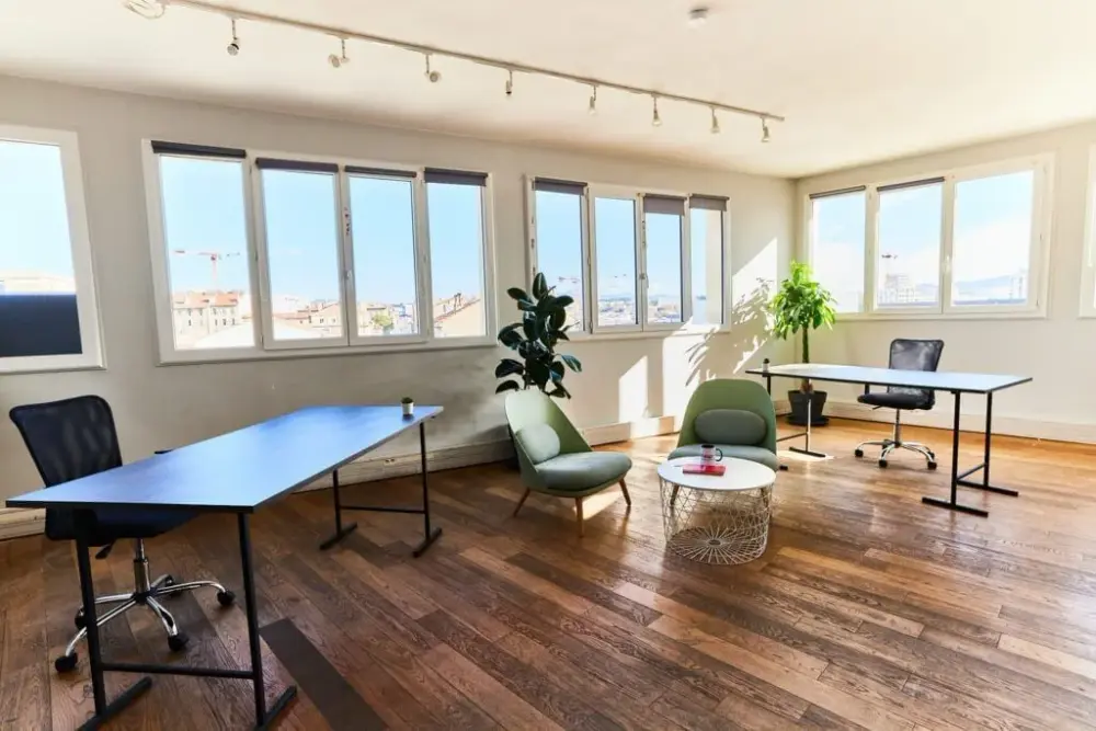Le Bureau Côte Bleue · L'Équateur