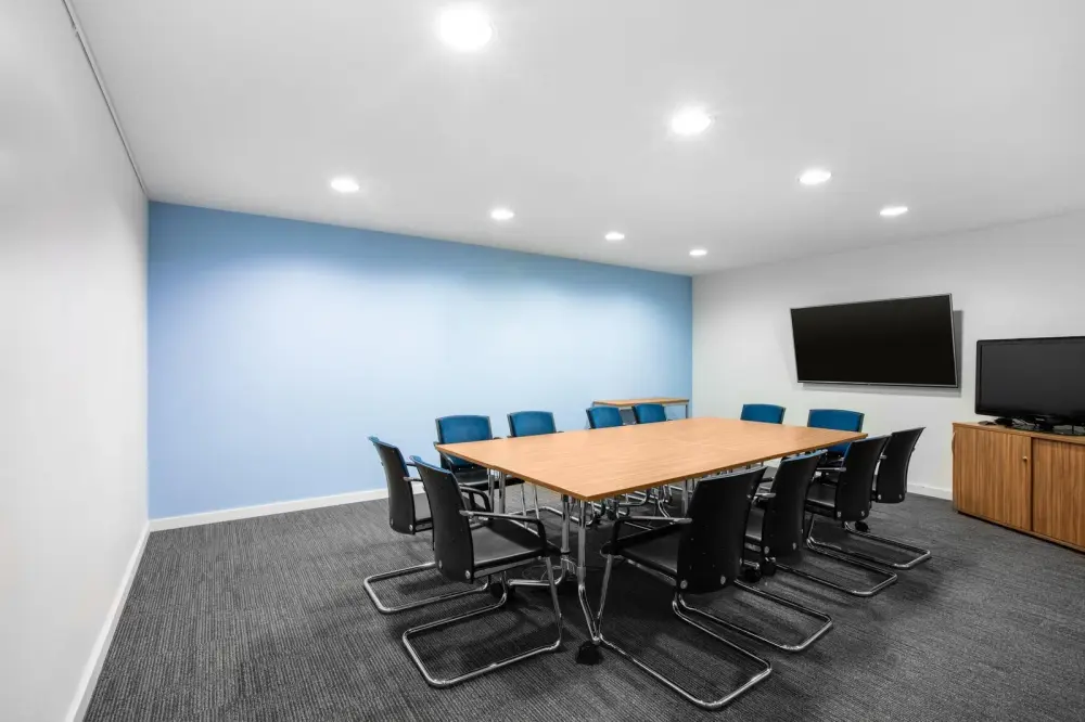 Salle MR-02 — Spaces, Sophia-Antipolis