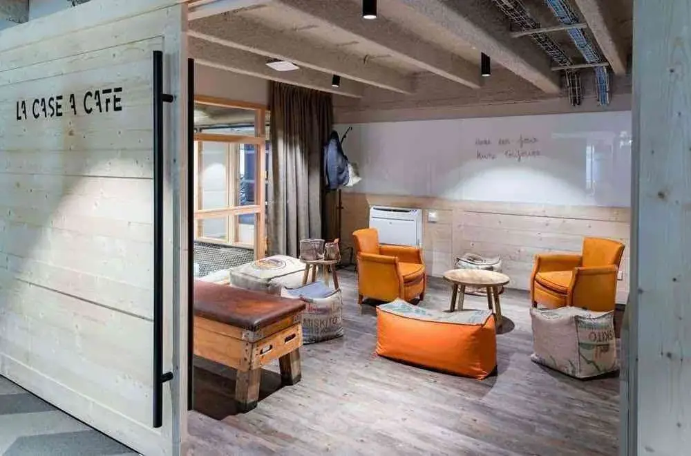 Salle de réunion La Case Café · La Hune Coworking