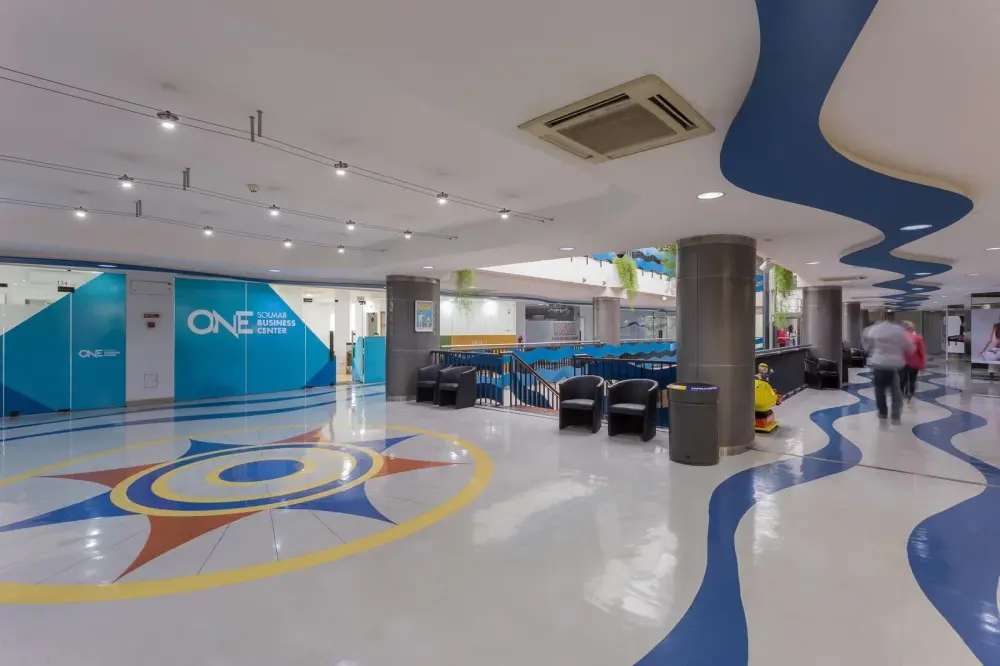 One Solmar Business Center