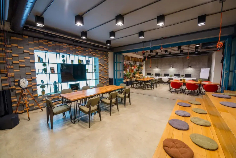 International House Business Center