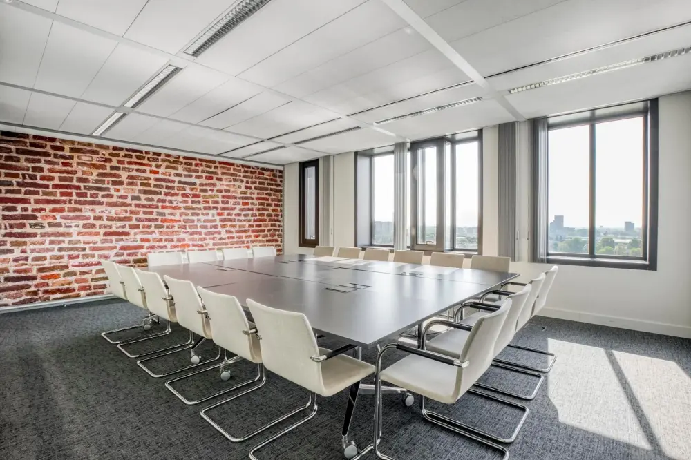Room MR-01 — The Office Operators AMSTERDAM, TOO Diana BC