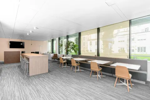 Coworking day pass — Regus Fukuoka, Tenjin Business Center, Fukuoka