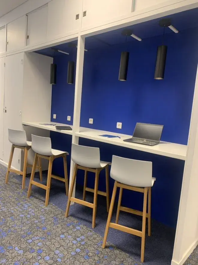 Poste en coworking — Baya Nantes-Commerce