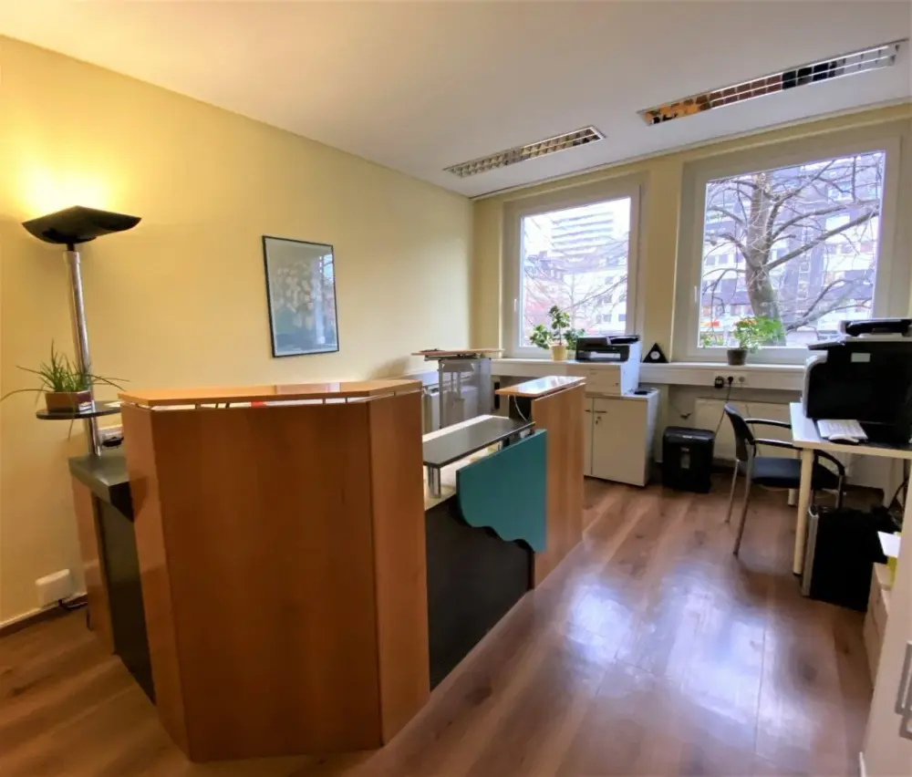 Confluentis Business Center