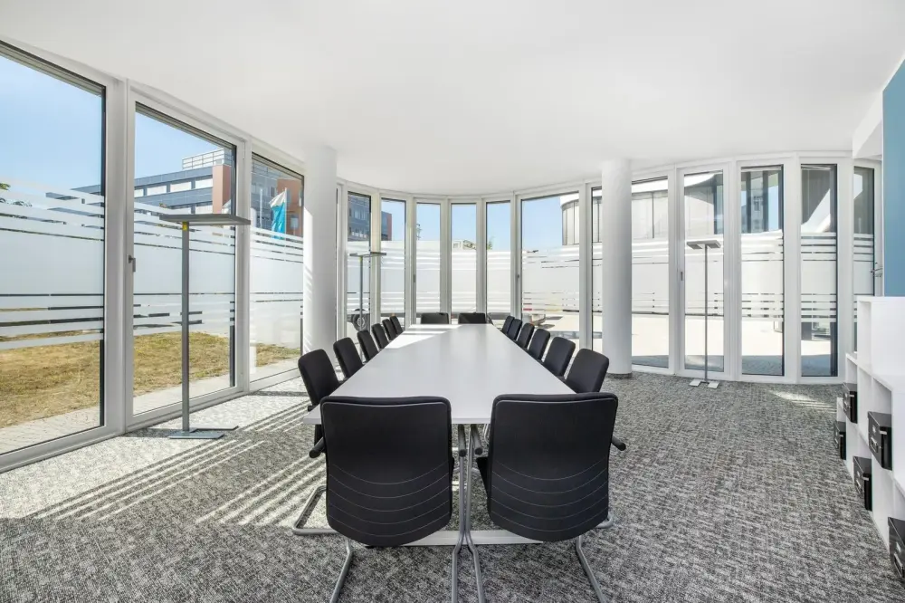 قاعة BOARD ROOM — Regus Riyadh, Kingdom Tower
