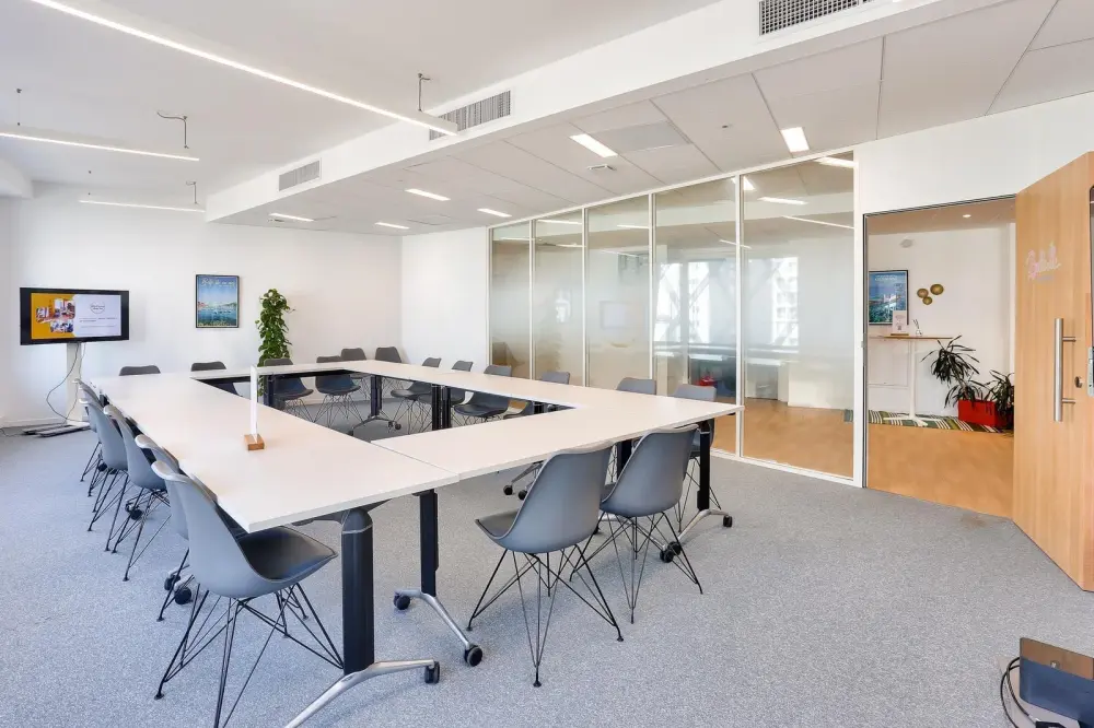 Salle de réunion 16 pax · Hiptown EuroRennes