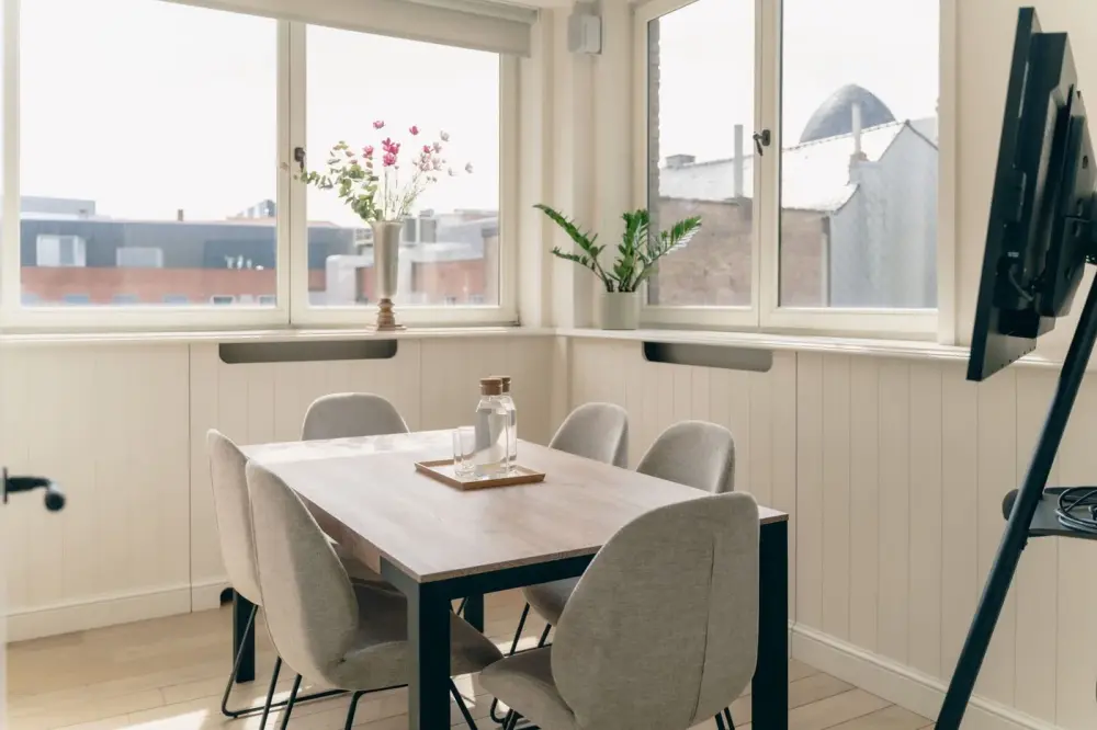 Vergaderzaal Junior — Perez Coworking Hub Gent