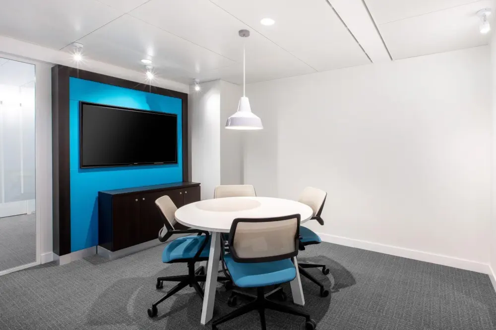 Room CM Macarthur — Regus MANILA, Eco Tower - Bonifacio Global City