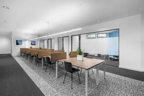 Coworking day pass — Regus Sapporo, Sapporo Ekimae-dori, Sapporo