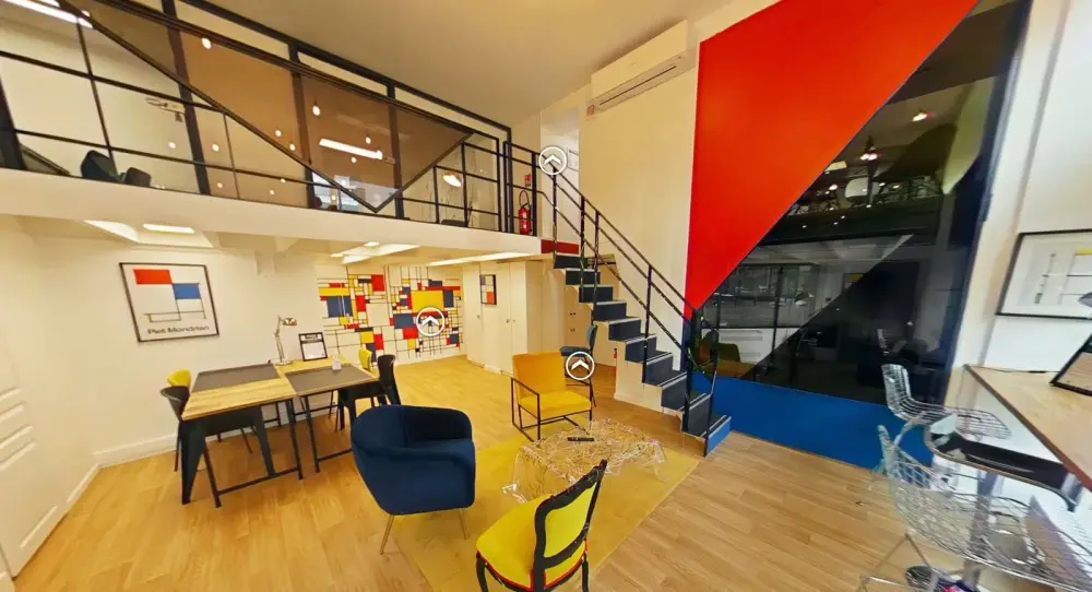 Poste de coworking — Reggad Estate - Félix Viallet