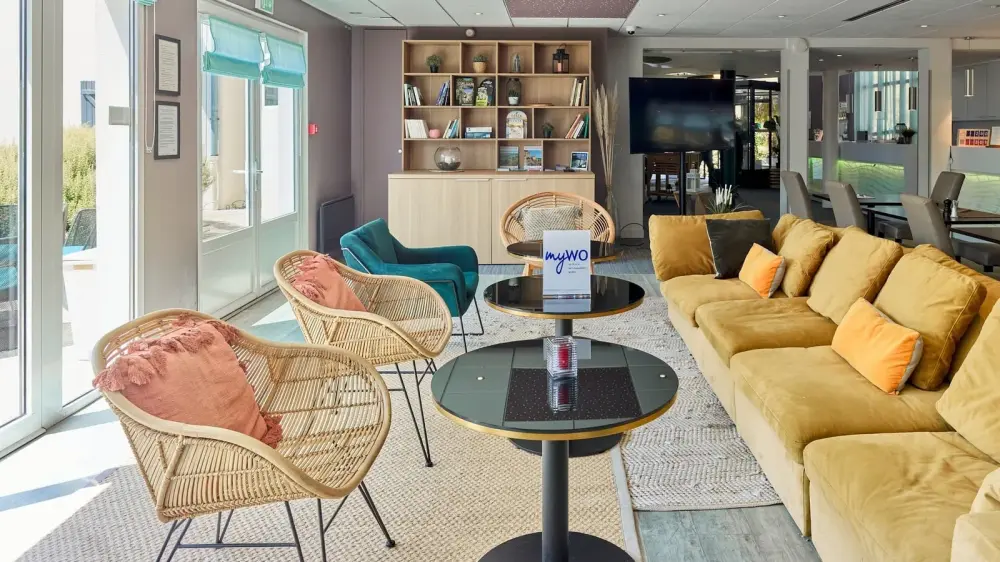 Accès coworking animé · myWO Versailles Guyancourt