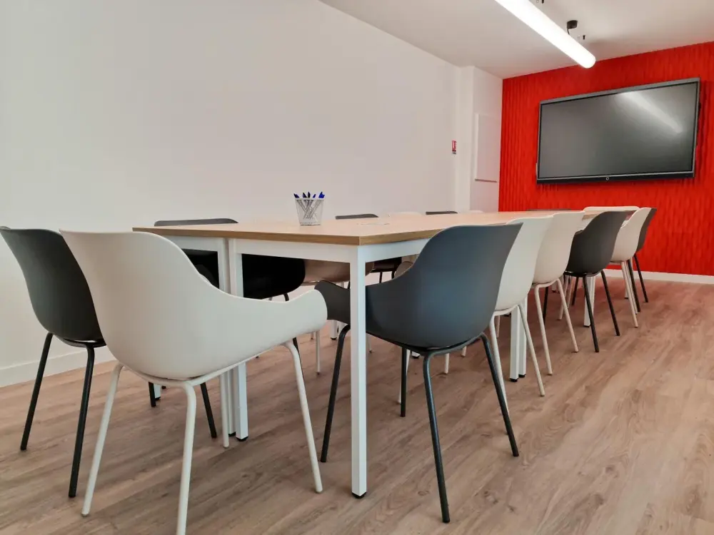 Salle de réunion 16 personnes — ID COWORK