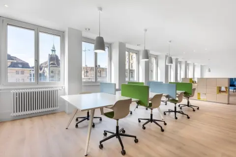 Coworking day pass — Regus CURITIBA, Batel - Ed Corporate Evolution, Curitiba